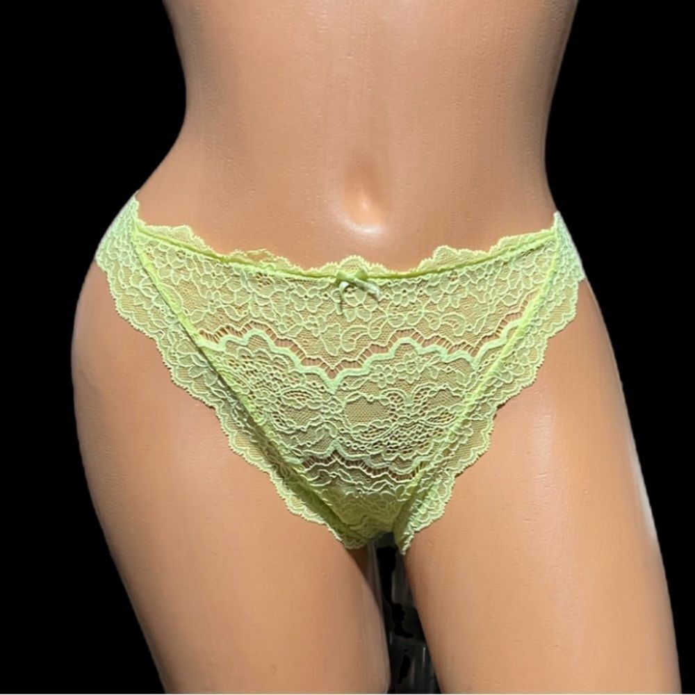 Victorias Secret Dream Angels Sheer Lace Thong Panty Yellow Medium